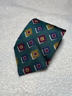 Vintage Huntington Clothiers 100% Silk Made in U.S.A Tie